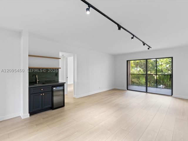 2200 S Cypress Bend Dr 303, Pompano Beach, FL 33069