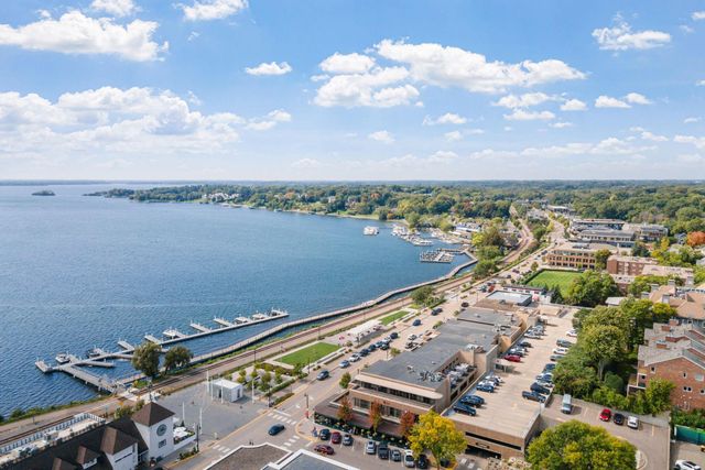 724 Widsten Circle, Wayzata, MN 55391