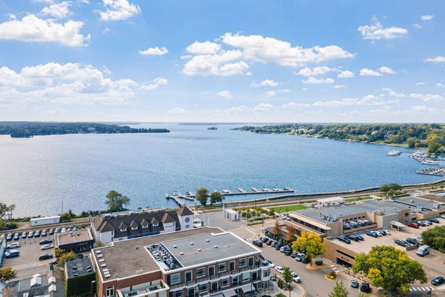 724 Widsten Circle, Wayzata, MN 55391