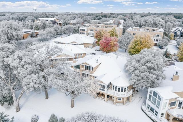 724 Widsten Circle, Wayzata, MN 55391