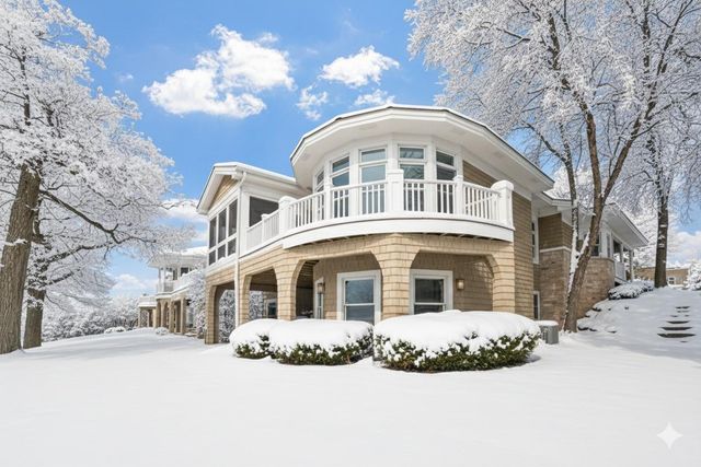 724 Widsten Circle, Wayzata, MN 55391