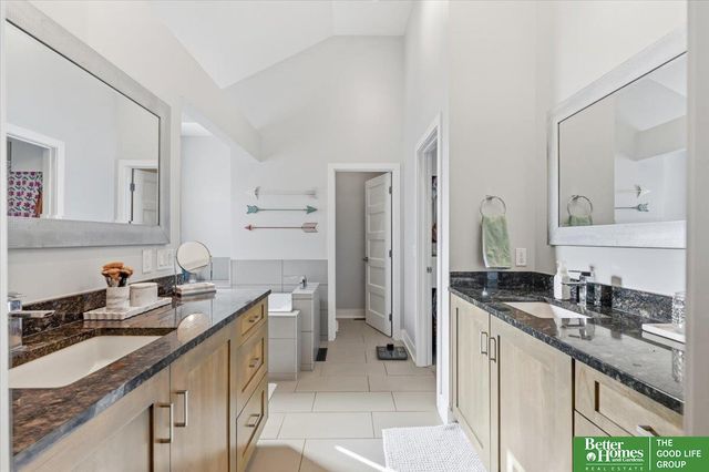 7528 Reed Street, Papillion, NE 68046