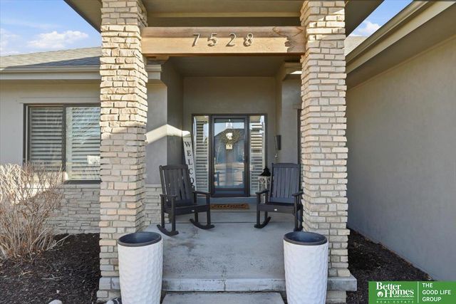 7528 Reed Street, Papillion, NE 68046