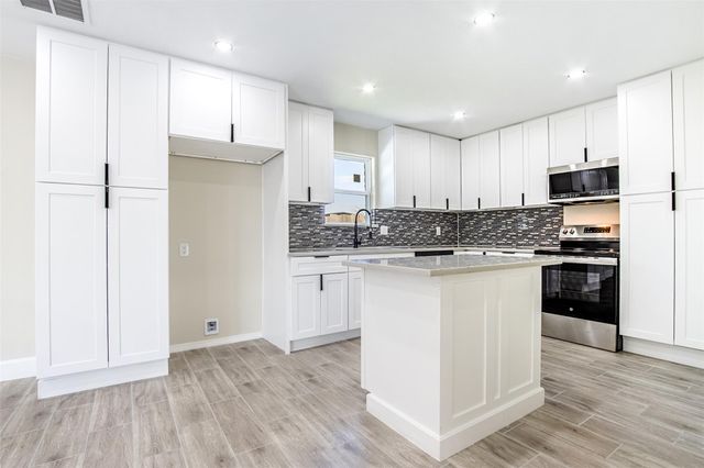 11203 Rousseau Drive, Houston, TX 77065