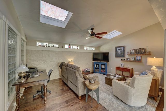 356 Englewood Dr, Kerrville, TX 78028