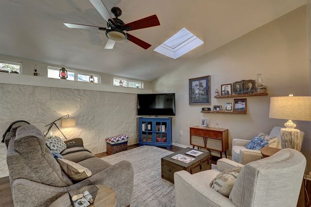 356 Englewood Dr, Kerrville, TX 78028