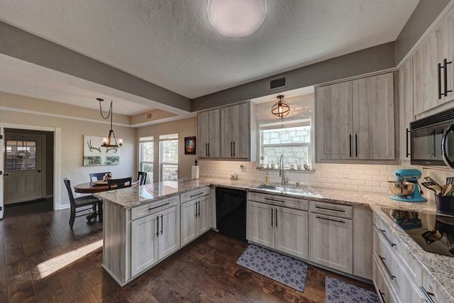 356 Englewood Dr, Kerrville, TX 78028
