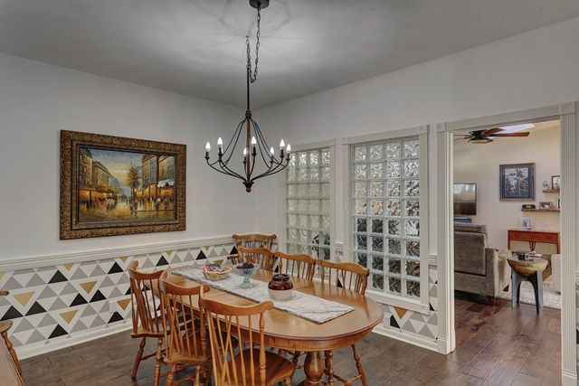 356 Englewood Dr, Kerrville, TX 78028