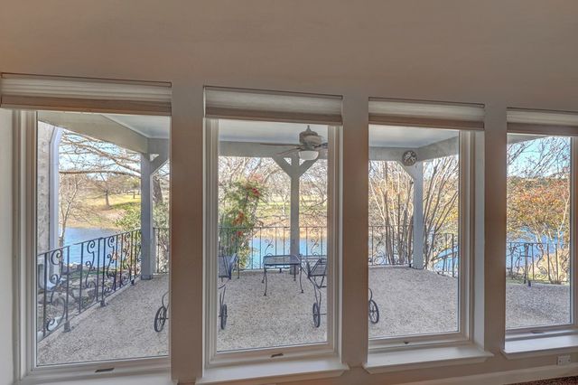 356 Englewood Dr, Kerrville, TX 78028