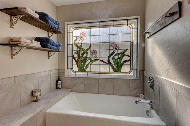 356 Englewood Dr, Kerrville, TX 78028