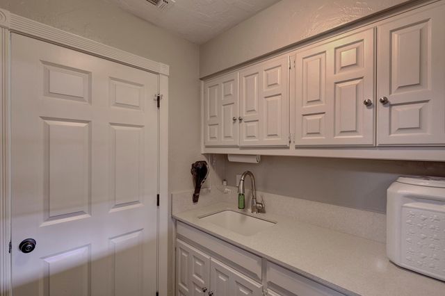 356 Englewood Dr, Kerrville, TX 78028