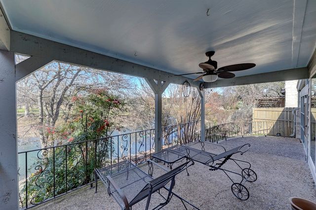 356 Englewood Dr, Kerrville, TX 78028