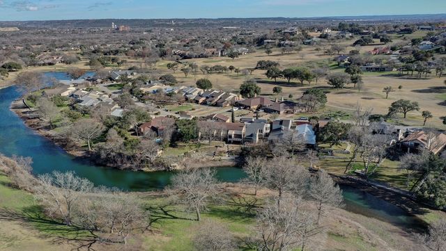 356 Englewood Dr, Kerrville, TX 78028