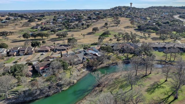 356 Englewood Dr, Kerrville, TX 78028