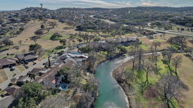 356 Englewood Dr, Kerrville, TX 78028