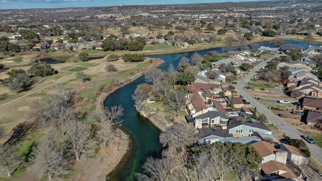 356 Englewood Dr, Kerrville, TX 78028