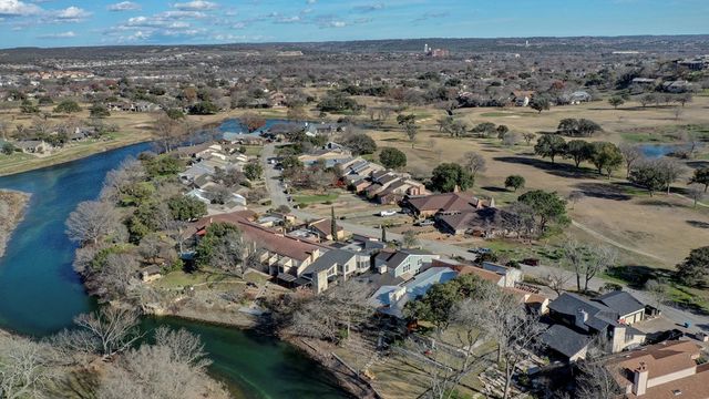 356 Englewood Dr, Kerrville, TX 78028