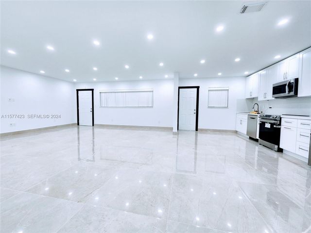 11930 NE 19th Drive 3, North Miami, FL 33181