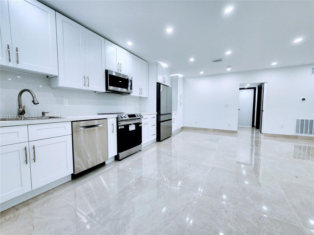 11930 NE 19th Drive 3, North Miami, FL 33181
