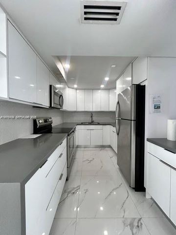 6039 Collins Avenue CU -1033, Miami Beach, FL 33140