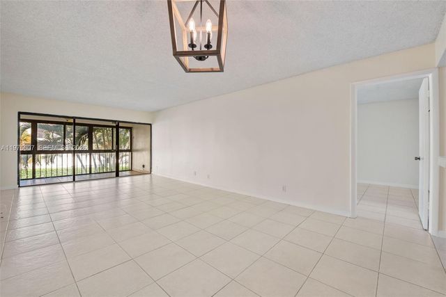 303 Racquet Club Rd 204, Weston, FL 33326