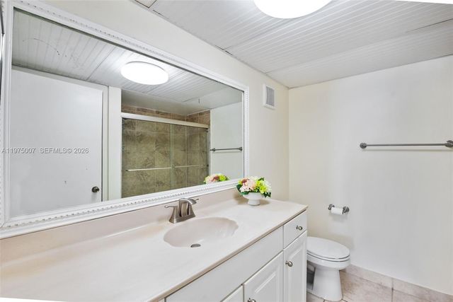 303 Racquet Club Rd 204, Weston, FL 33326