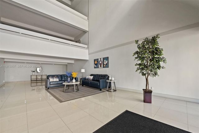 303 Racquet Club Rd 204, Weston, FL 33326