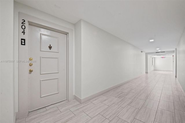 303 Racquet Club Rd 204, Weston, FL 33326