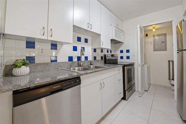 303 Racquet Club Rd 204, Weston, FL 33326