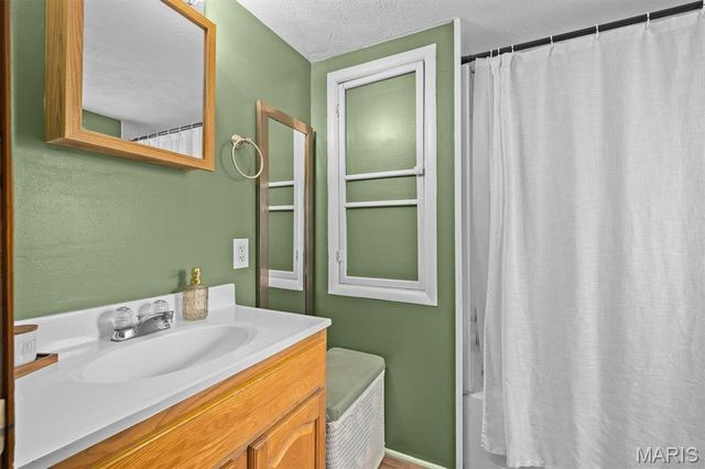 802 Randall Drive, Brighton, IL 62012