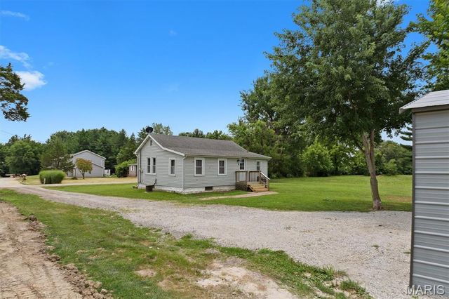 802 Randall Drive, Brighton, IL 62012