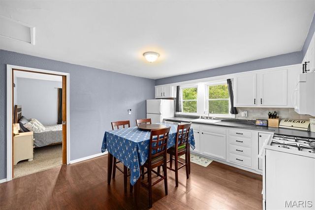 802 Randall Drive, Brighton, IL 62012