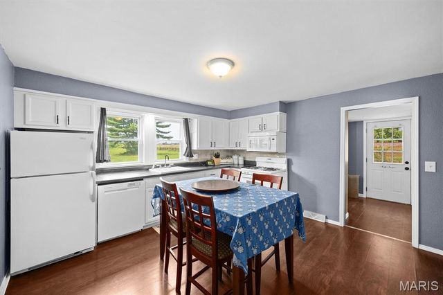 802 Randall Drive, Brighton, IL 62012