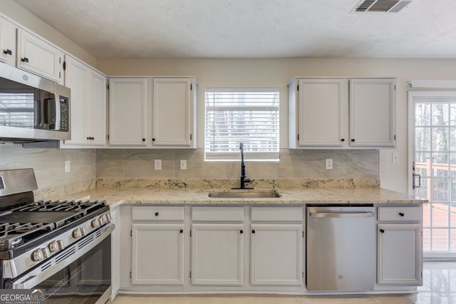 5281 Bridgewater Trace, Stone Mountain, GA 30088