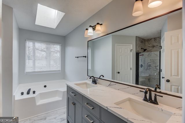 5281 Bridgewater Trace, Stone Mountain, GA 30088