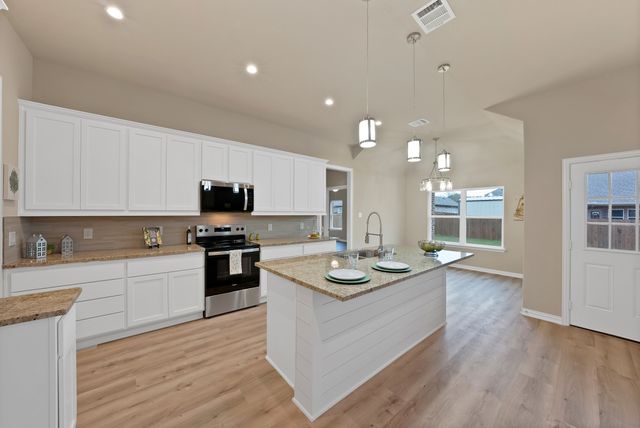 111 Panther Loop, Mabank, TX 75147