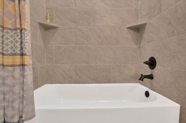 111 Panther Loop, Mabank, TX 75147