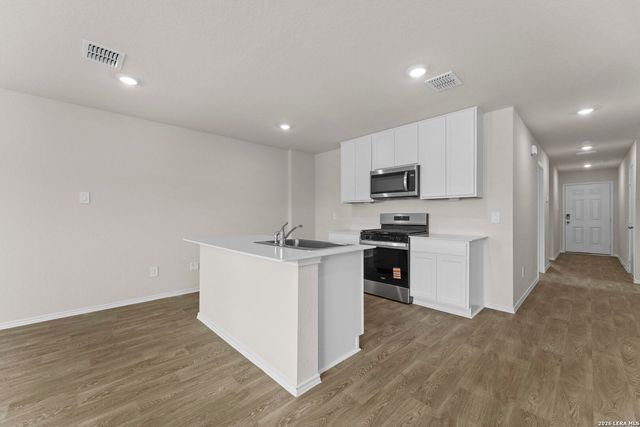 1053 Seedling Ln, Seguin, TX 78155