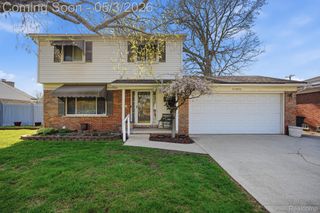 24924 W Magdalena Street, Harrison Charter Township, MI 48045