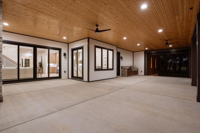 6801 Flat Creek Rd, College Grove, TN 37046