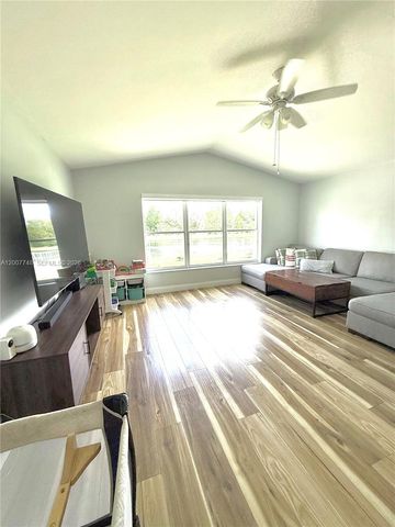 3221 SW 173rd Ter 0, Miramar, FL 33029