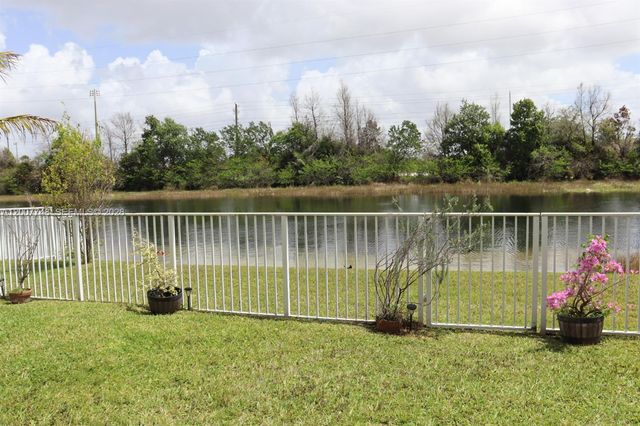 3221 SW 173rd Ter 0, Miramar, FL 33029