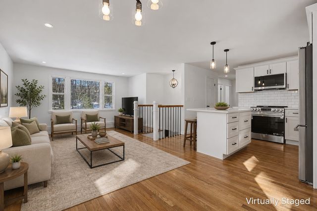 12 Davis Road, Merrimack, NH 03054