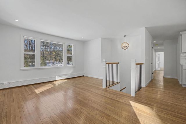 12 Davis Road, Merrimack, NH 03054
