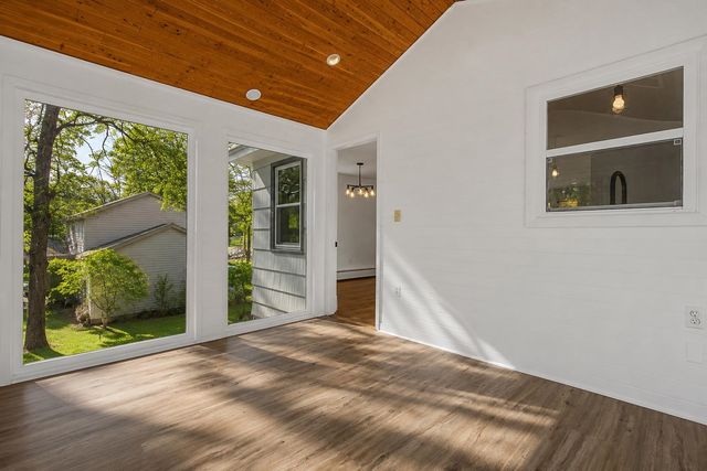 12 Davis Road, Merrimack, NH 03054