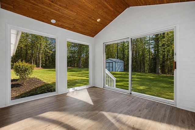12 Davis Road, Merrimack, NH 03054