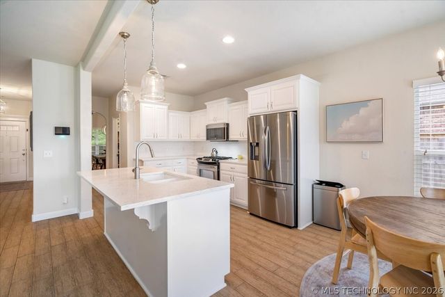 15517 E 87th Place N, Owasso, OK 74055