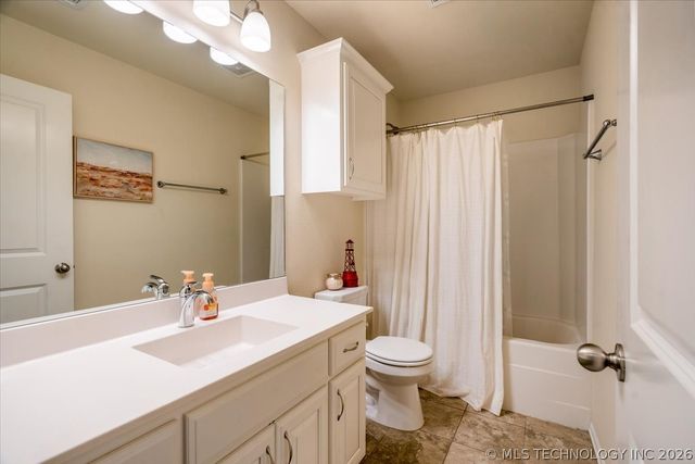 15517 E 87th Place N, Owasso, OK 74055