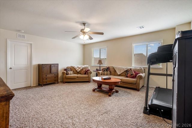 15517 E 87th Place N, Owasso, OK 74055