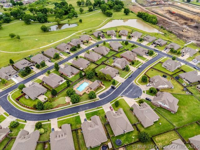 15517 E 87th Place N, Owasso, OK 74055